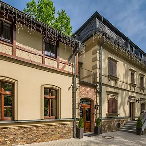 Отель Male Versailles